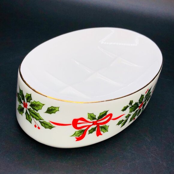 Vintage McGregor Christmas Holly Berries Porcelain Soap Dish Red Bow Gold Trim - Picture 3 of 10